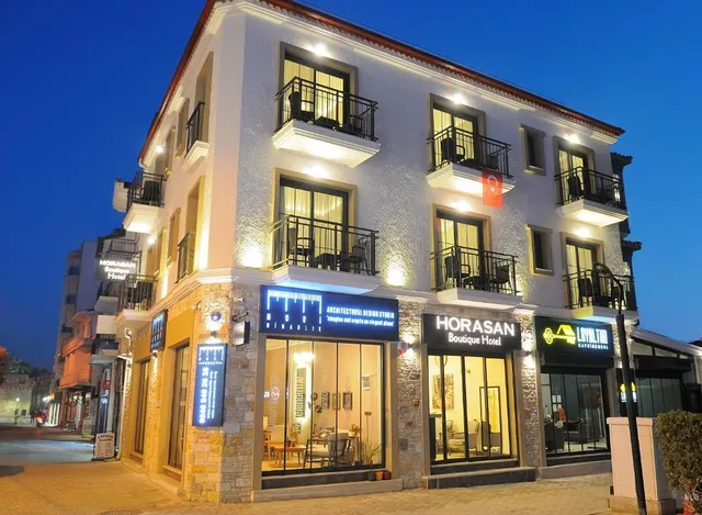 Horasan Hotel | Çeşme Otelleri | Deniz Manzaralı Otel | Çeşme Aile Otelleri