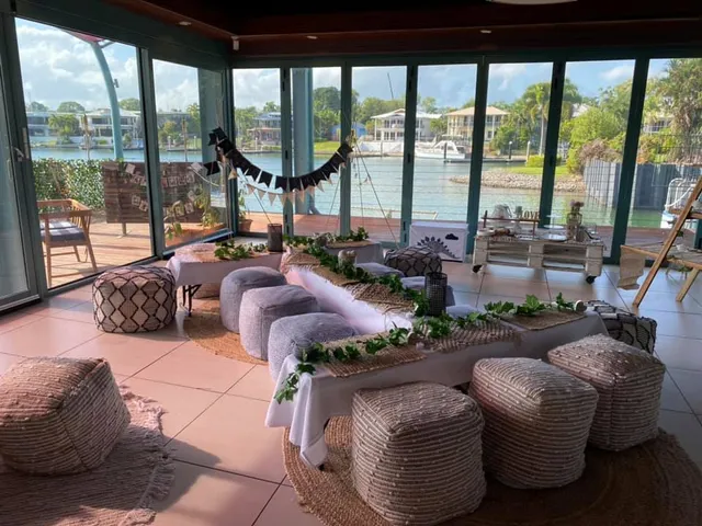 Picnic at Cullen Bay