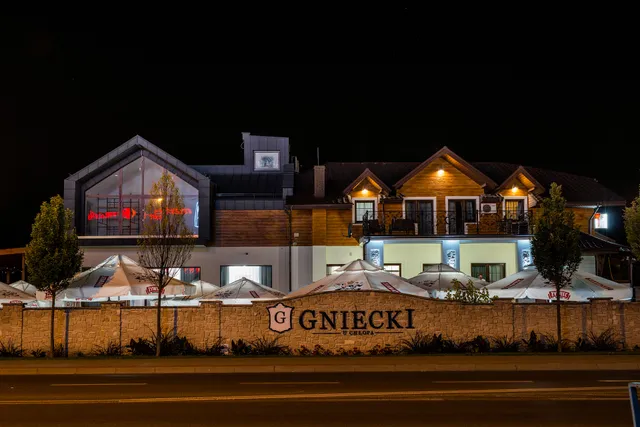 Hotel & Restauracja Gniecki. Pokoje. Imprezy okolicznościowe. Noclegi