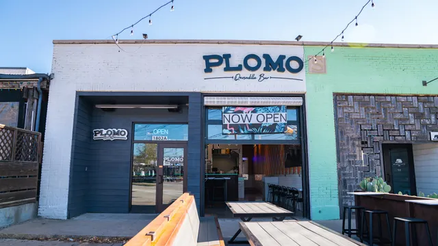 Plomo Quesadillas: Henderson Ave