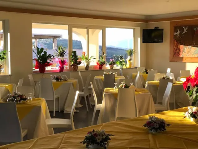 Bar Ristorante Pizzeria " La Giarra "