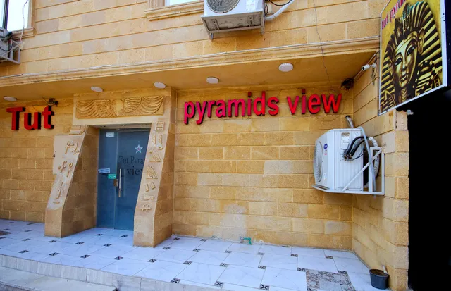 TuT Pyramids View Hotel