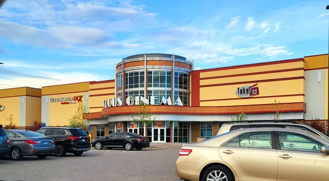 Marcus Southbridge Crossing Cinema