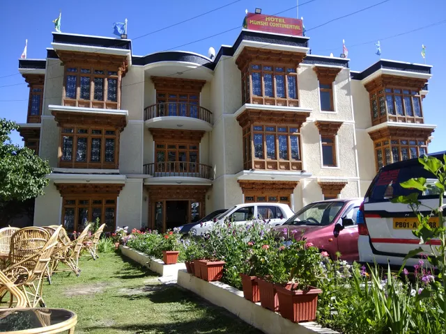 Best 3 Star Hotels in Ladakh - Hotel Munshi Continental