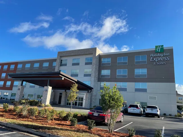 Holiday Inn Express & Suites Savannah N - Port Wentworth, an IHG Hotel