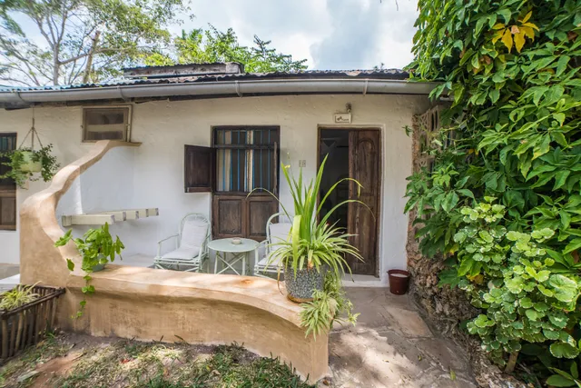 Kenyaways Beach Bed & Breakfast