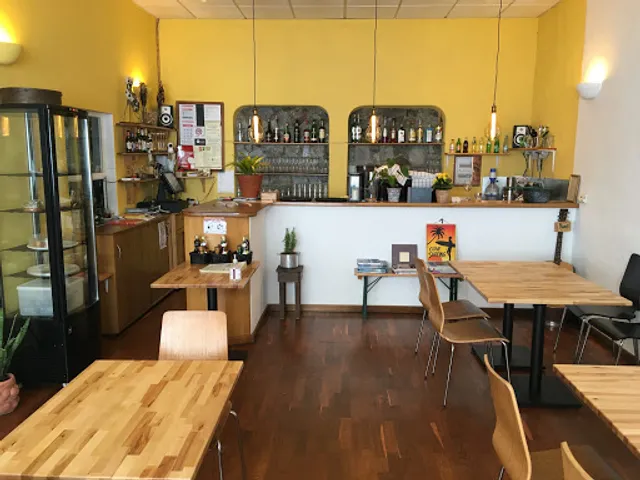 Alecrim - sunny terrace - warm inside