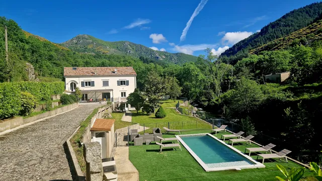 Gîte le Coulassou - spa, piscine, sauna, rivière