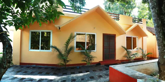 Back Packers Cochin Villa