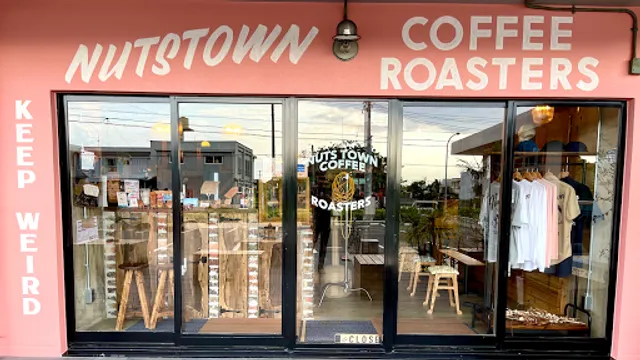 NUTSTOWN COFFEEROASTERS / ナッツタウン コーヒー 石垣島 焙煎 MORNING BRUNCH GIBIER AVOTOAST
