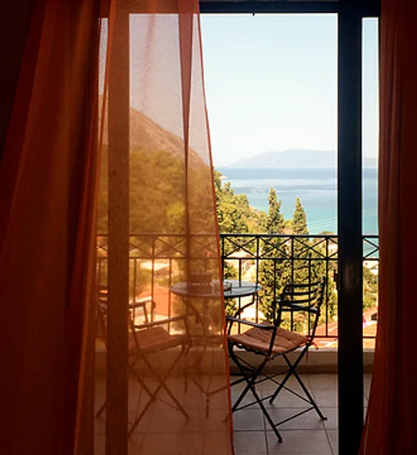 Giannatos' Studios-Makis