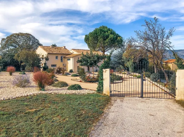 Résidence hôtelière de la ferme du gros noyer - Malaucène Mont Ventoux