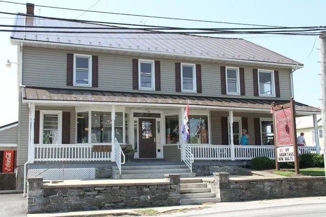 Country Gift & Thrift Shoppe