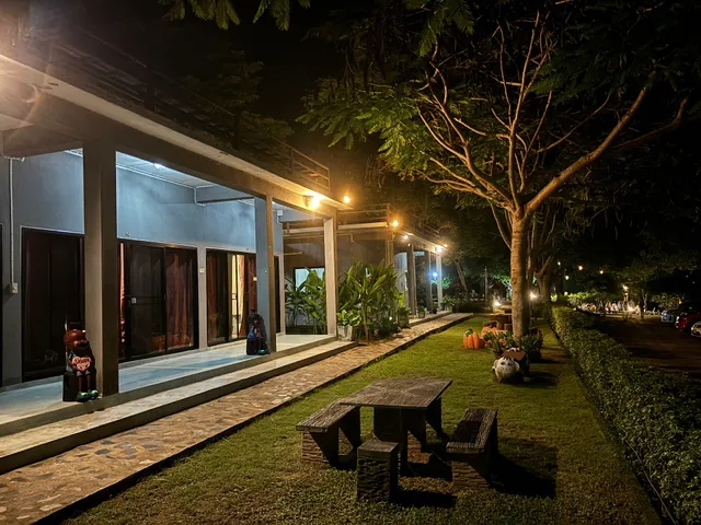 ภูษาตะวัน เทพสถิต - Phusatawan