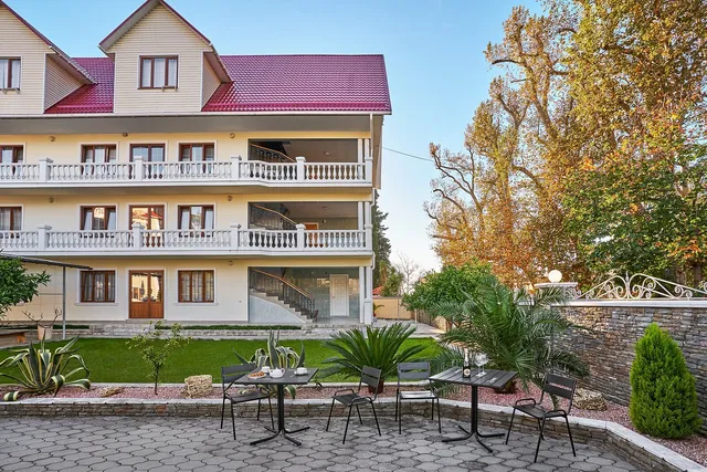 Отель Ellison Элис