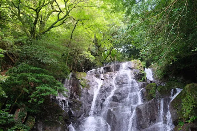 Shiraitono Falls