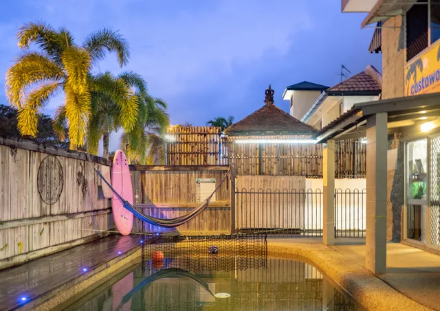 Castaways Backpackers