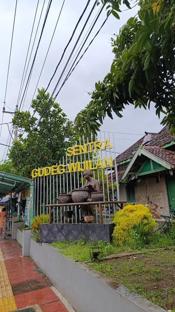 "Nomore" Gallery & Guesthouse