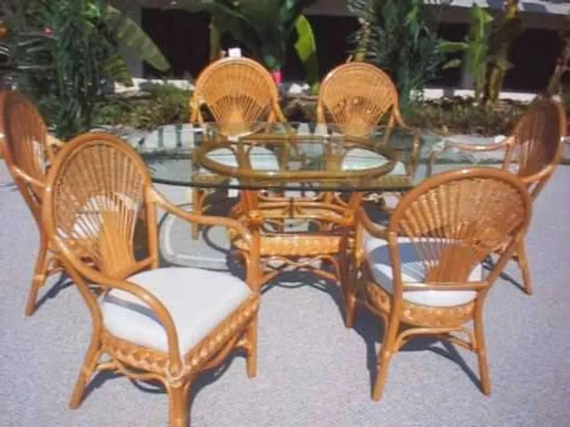 Fred's Beds & Furniture