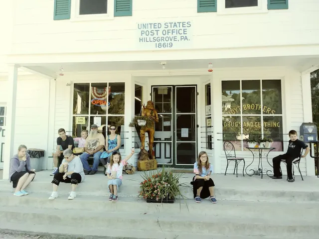 Hillsgrove Country Store