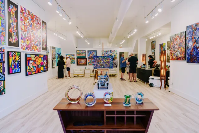 Worldwide Showcase Gallery