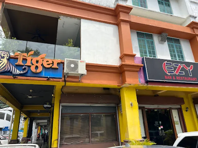 Ezy Plus Bar & Restaurant
