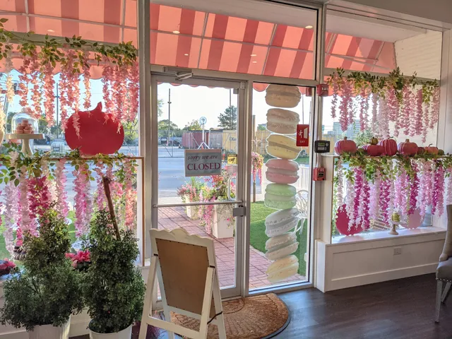 LeilaLove Patisserie Macarons shop