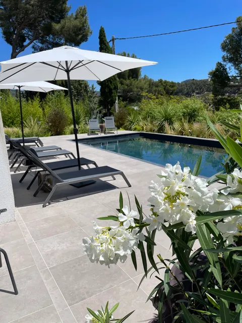 HOME CASSIS. Maison Julou