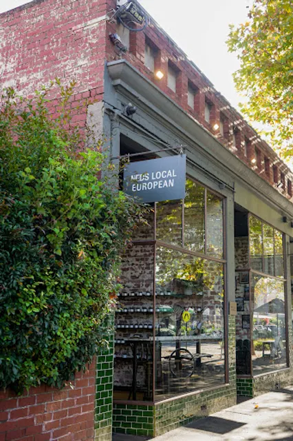 Ned’s Bake & Bistro Middle Park