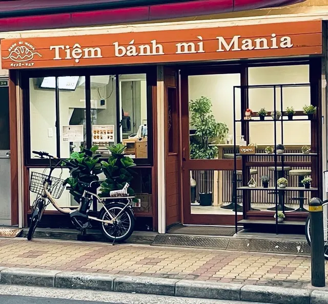 TIEM BANH MI MANIA