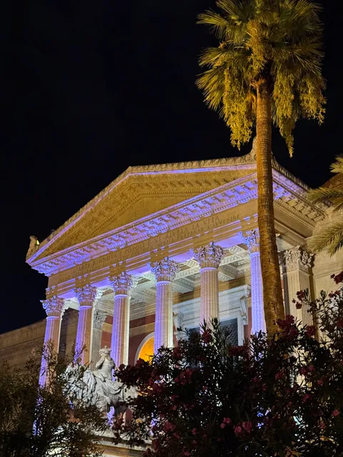 Massimo teather suite