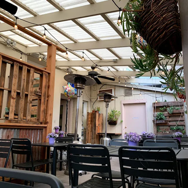 20Twenty Wine & Cheese Bar