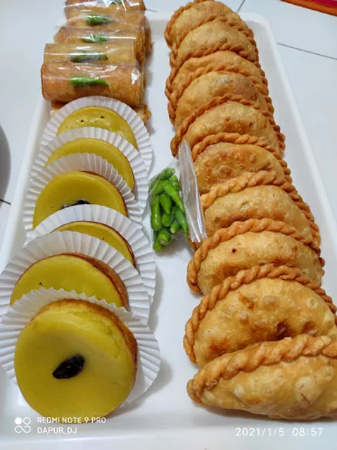Dapur_Dj (aneka kue dan tumpeng)