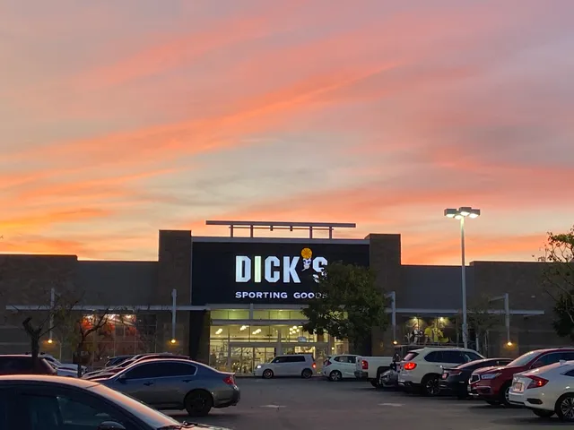 DICK'S Sporting Goods