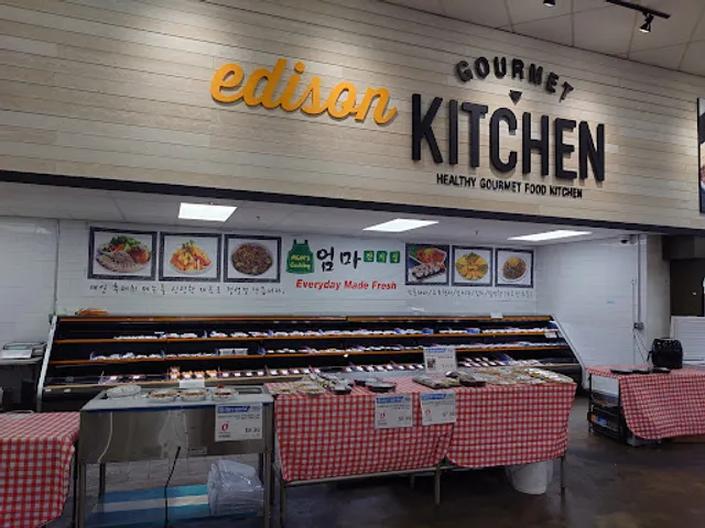 Lotte Market Food Court