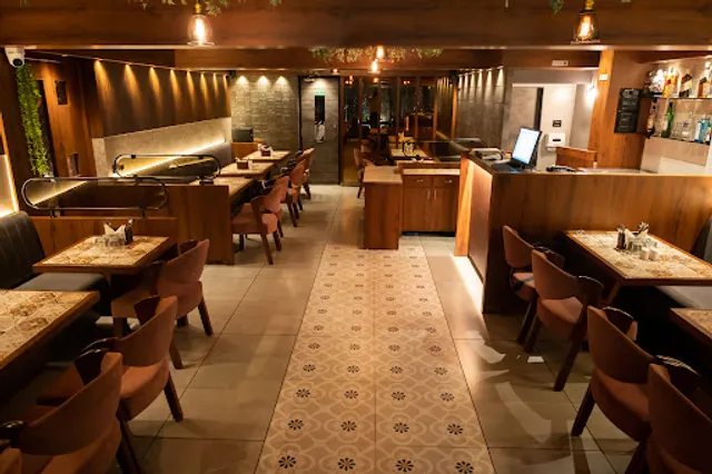 JANTA Restaurant & Bar