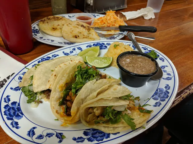 Shelly's Food, Comida Latina