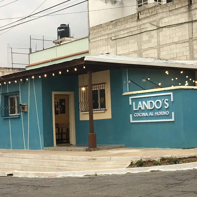 Lando’s Restaurante