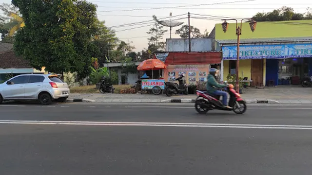 Nasi Kucing Putune Mbah Bejo