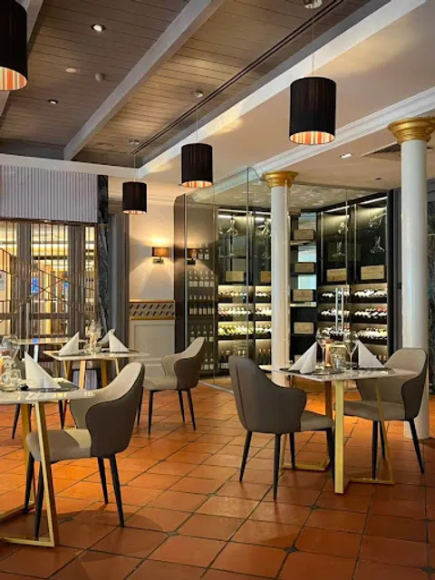 Bón Wine and Dine Bistro Café