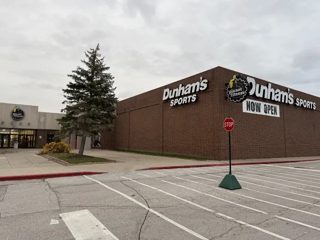 Dunham's Sports