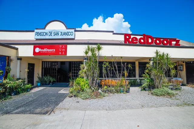 RedDoorz near San Juanico Bridge