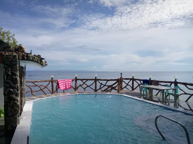 Red Seaview Pensionne & Beach Resort