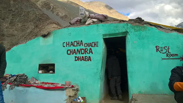 Chacha Chachi (Chandra Dhaba), Batal