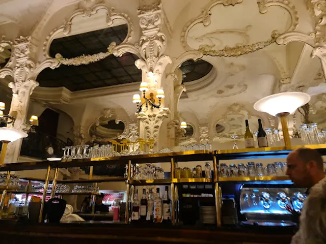 Le Grand Café, Moulins