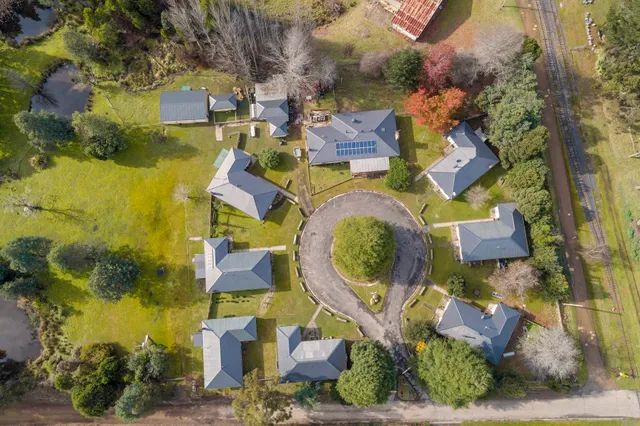 Giants' Table and Cottages