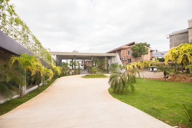 Pinnacle Resort & Villas