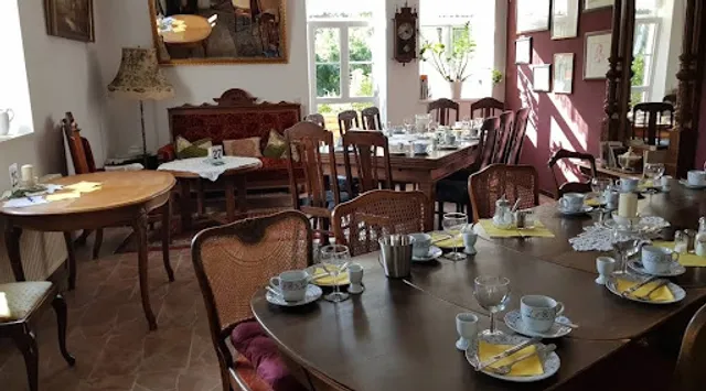 Das Klein(e) Café & Hoflädchen