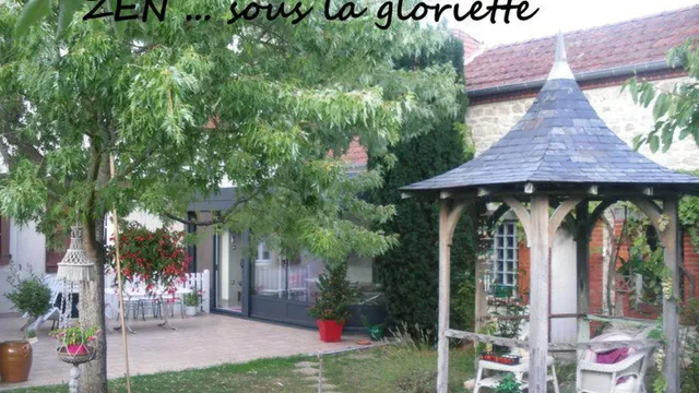 Jadis Sous La Gloriette