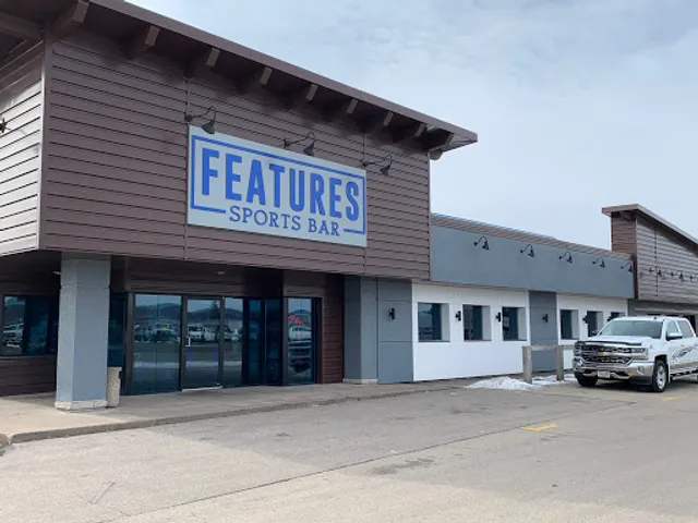 Features Sports Bar & Grill